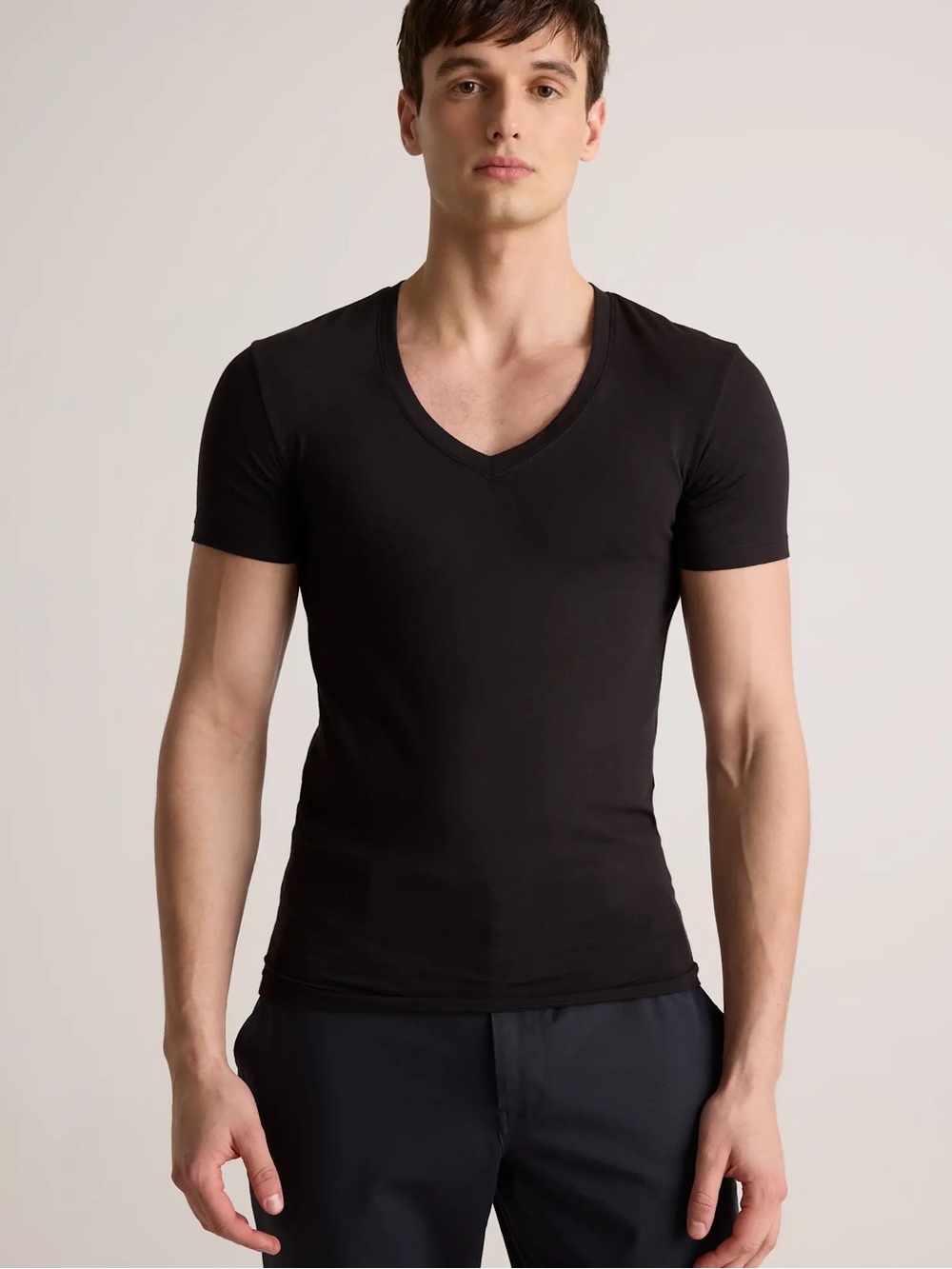 QUINCE Soft Stretch V-Neck Undershirt T-Shirt in Black